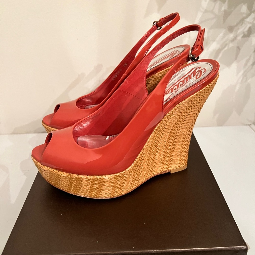 Gucci Mauve Patent Leather and Wicker Wedge Platform Heels Sz 38